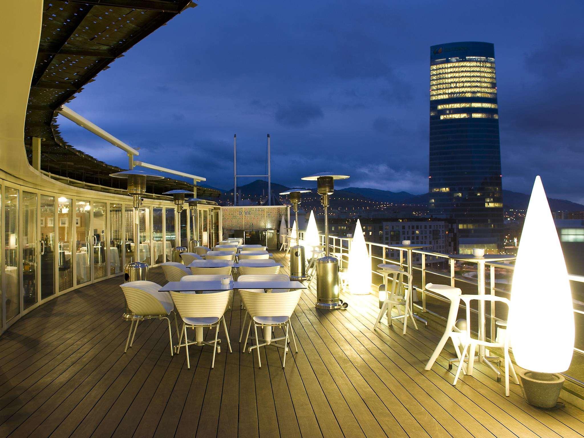 The Artist Grand Hotel Of Art Bilbao Eksteriør bilde Skyline Bar